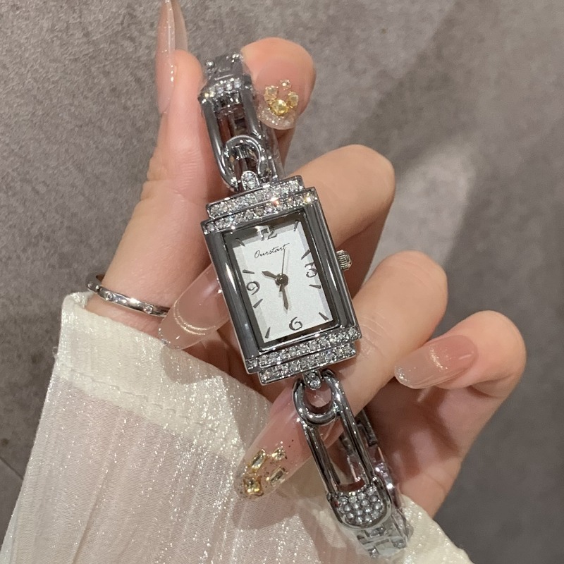 Small pin old money style hand - Luxury Watch Value ulasan dan harga