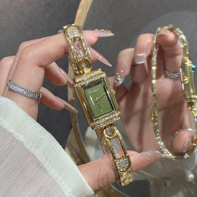 Small pin old money style hand - Luxury Watch Value ulasan dan harga